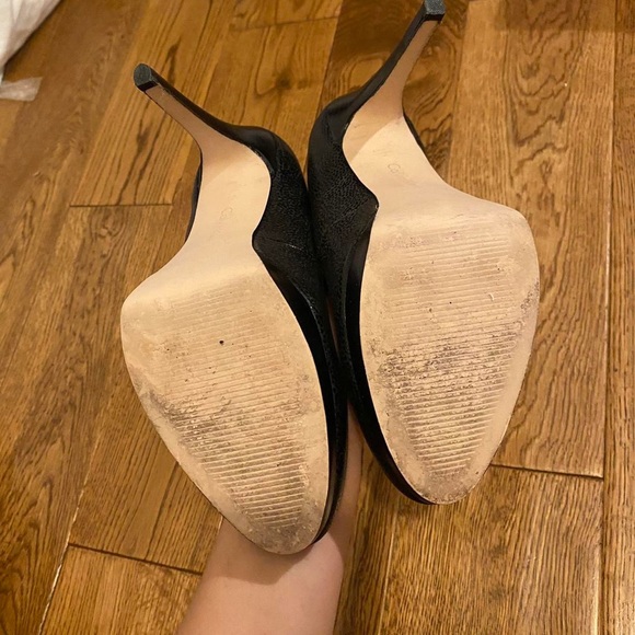 Calvin Klein Black Textured Stiletto Heels size 9 - Picture 4 of 5
